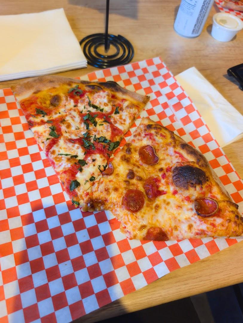 Slice Godz Pizzeria